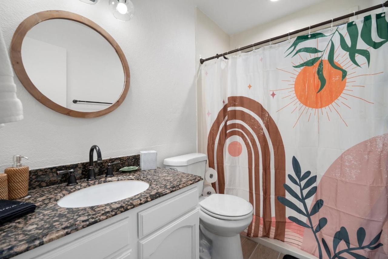 Large Pool With Diving Board, Remodeled 3Bdrm, Near State Farm Stdm And More! Peoria Kültér fotó