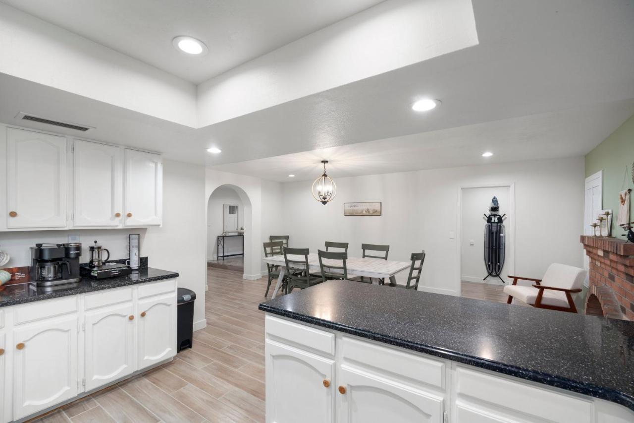 Large Pool With Diving Board, Remodeled 3Bdrm, Near State Farm Stdm And More! Peoria Kültér fotó