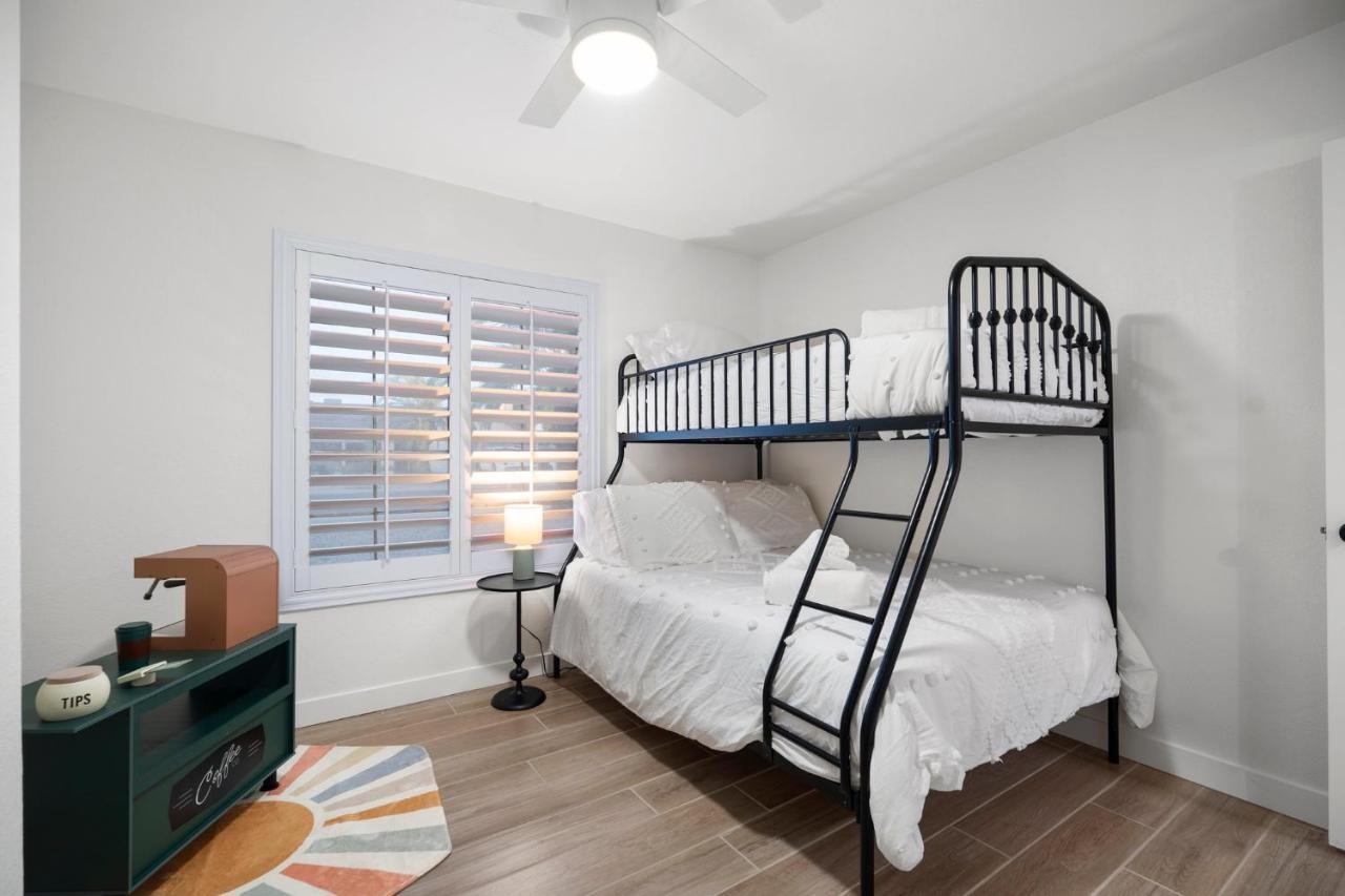 Large Pool With Diving Board, Remodeled 3Bdrm, Near State Farm Stdm And More! Peoria Kültér fotó