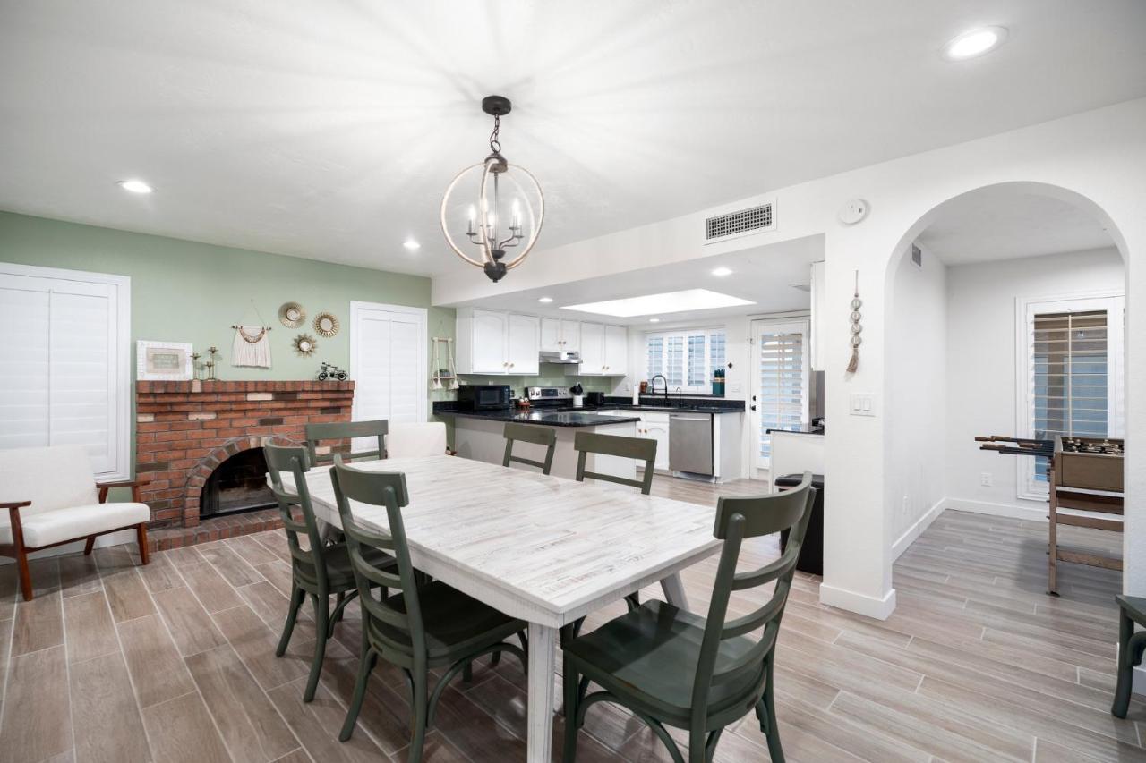 Large Pool With Diving Board, Remodeled 3Bdrm, Near State Farm Stdm And More! Peoria Kültér fotó
