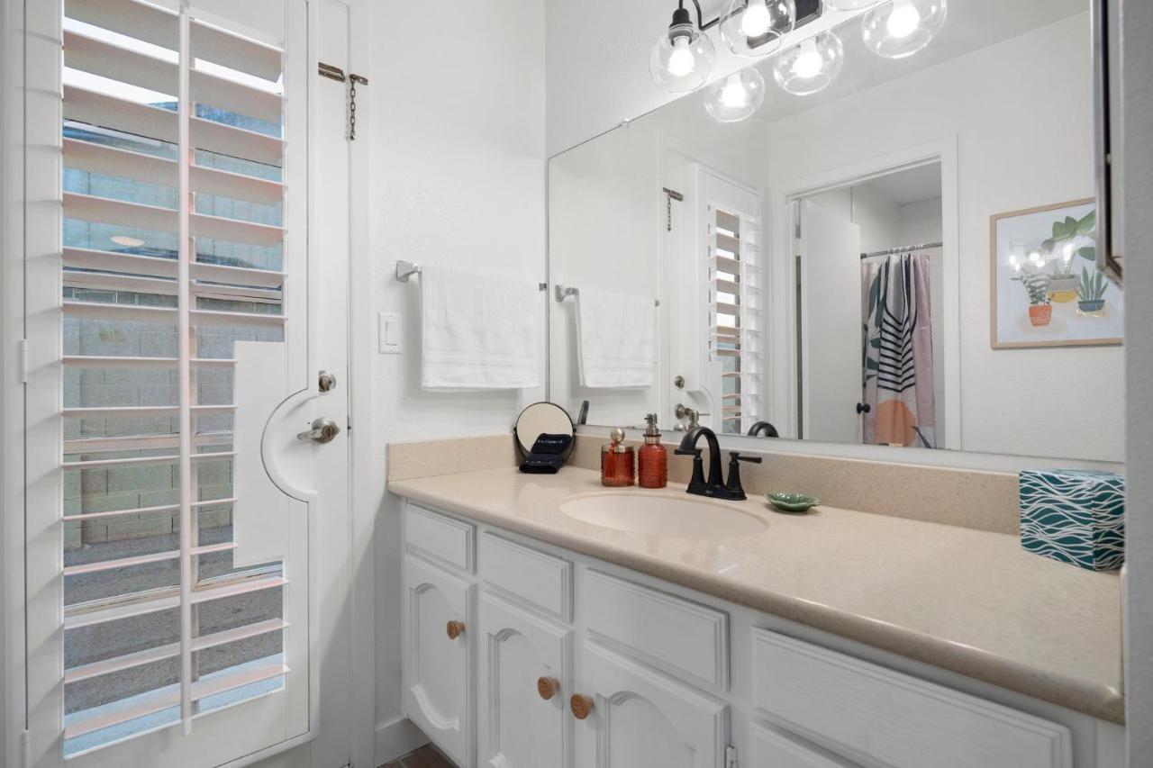 Large Pool With Diving Board, Remodeled 3Bdrm, Near State Farm Stdm And More! Peoria Kültér fotó